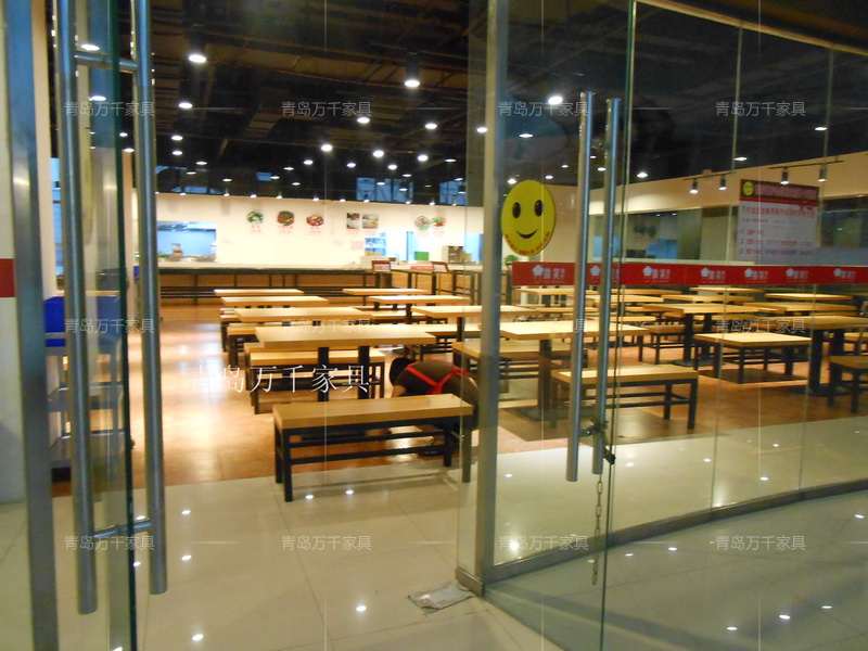  微笑美食城 李村蘇寧電器店