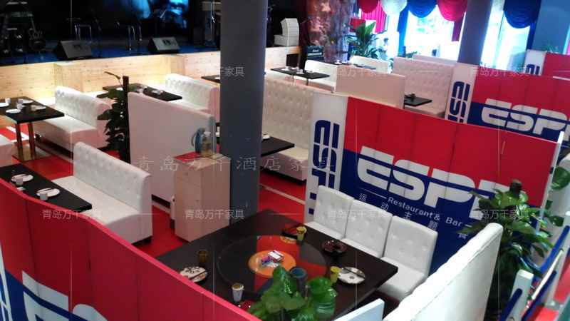  青島南京路 中聯(lián)廣場夜潮音樂餐廳