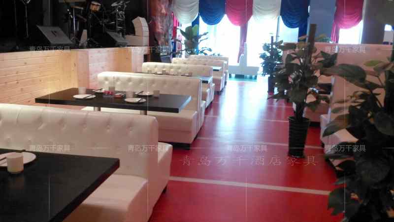  青島南京路 中聯(lián)廣場夜潮音樂餐廳